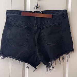 Abercrombie & Fitch. 90s Relaxed Cutoff Short. High Rise. 18(34)